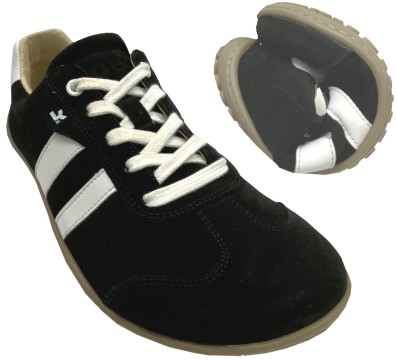 Trendige Barfuß Sneaker aus Nubukleder in Schwarz mit Weißen Str. von KOEL "ILA Suede" 25L024.301
