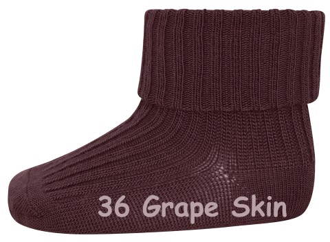 Wollsocke mit Umschlagbund aus Superwasch Soft Merino Wolle Artikel 589 in 36 Grape Skin / Weinrot