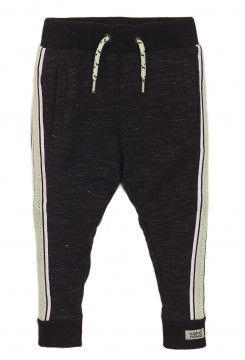 Coole Sweatpants / Jogger Hose in Schwarz Melange mit Grünem Streifen von KoKo NoKo 38845